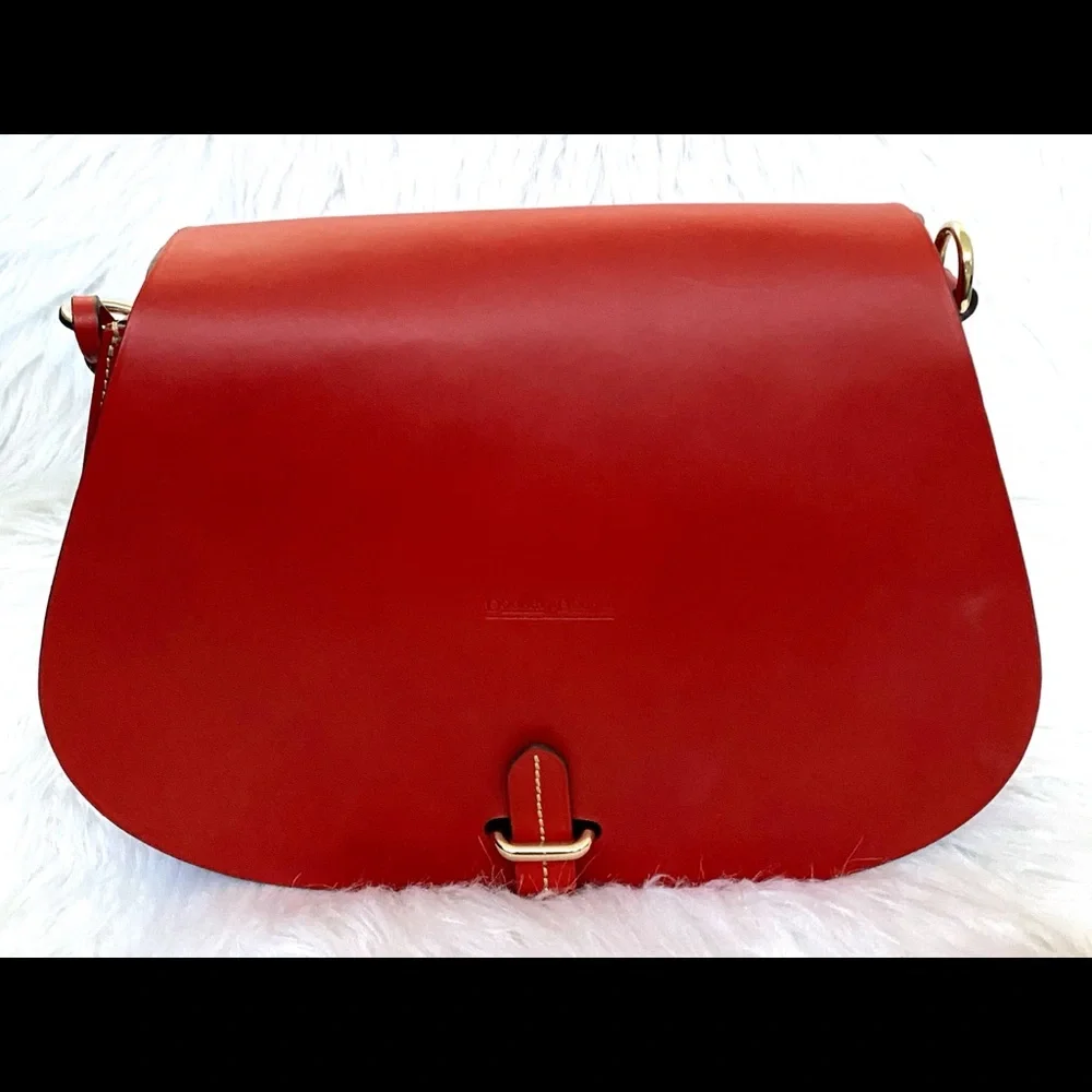 SOLD Dooney and bourke alto saddle crossbody - Picture 2 of 11